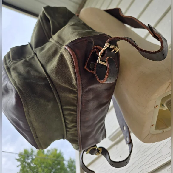 Original 2009 Duluth Trading Co Olive Green Canvas Backpack Leather & Brass EXC